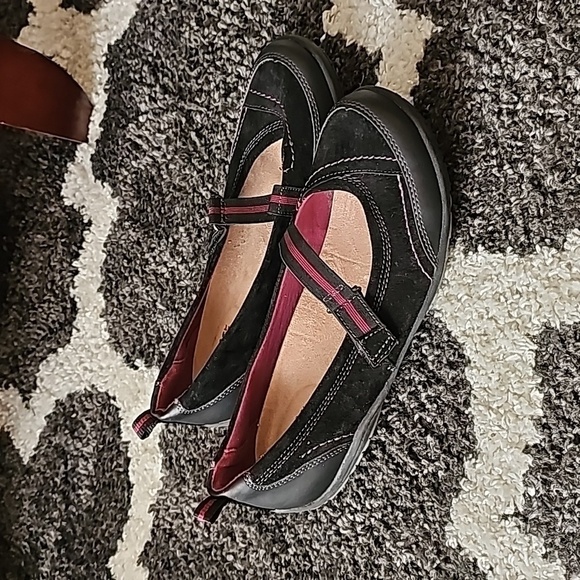 Earth Spirit Shoes - Earth Spirit 9.5 black and purple shoes SH115